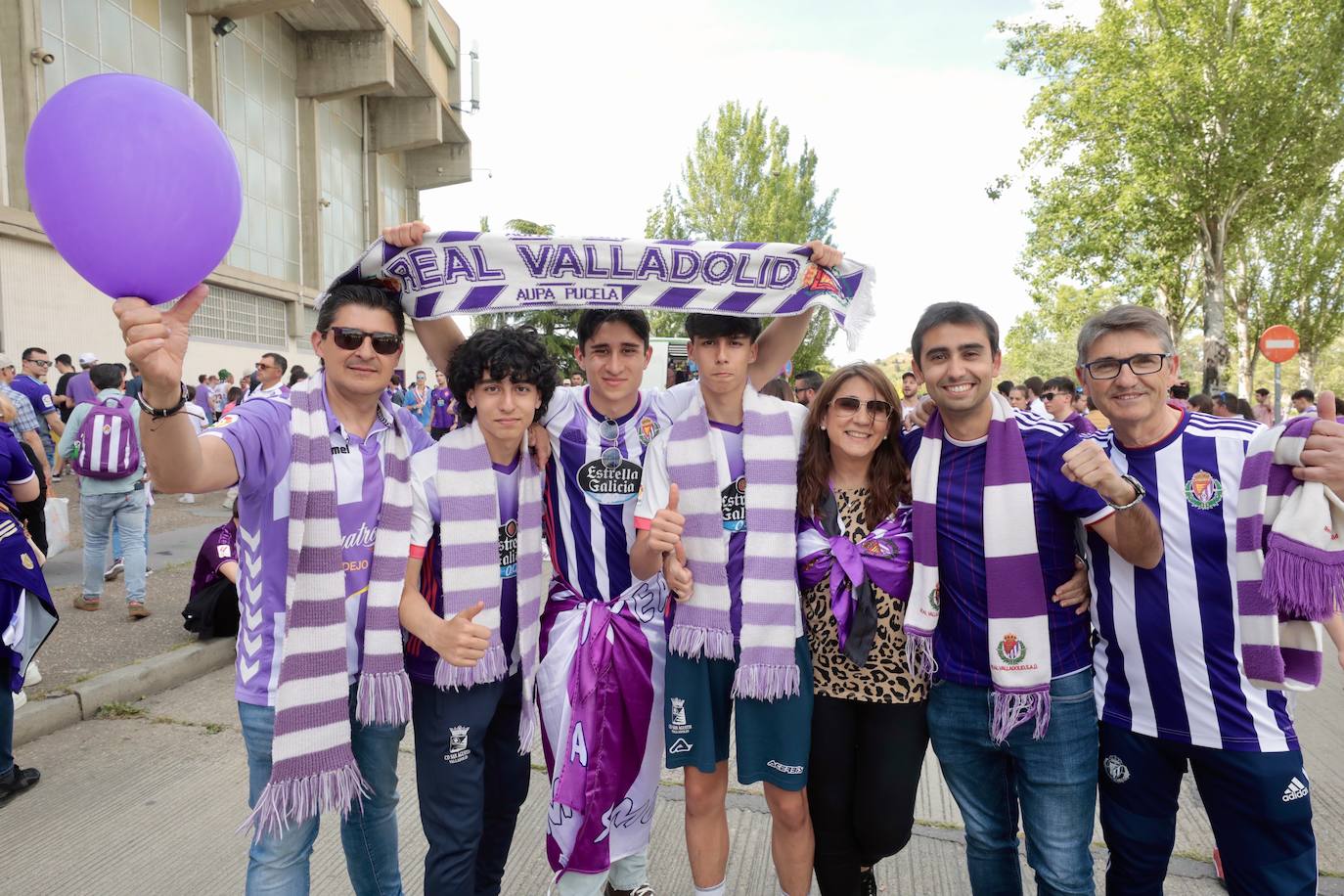 Desde la izquierda, Mariano Benito, Álvaro Benito, Diego Benito, Pablo Benito, Ángela Rodríguez, Carlos Marcos y Jesús Marcos.