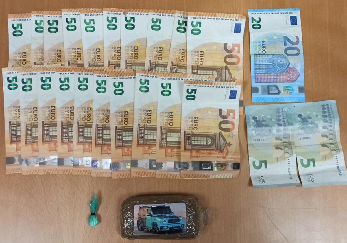 Dinero y droga encontradas a los detenidos en La Lastrilla.