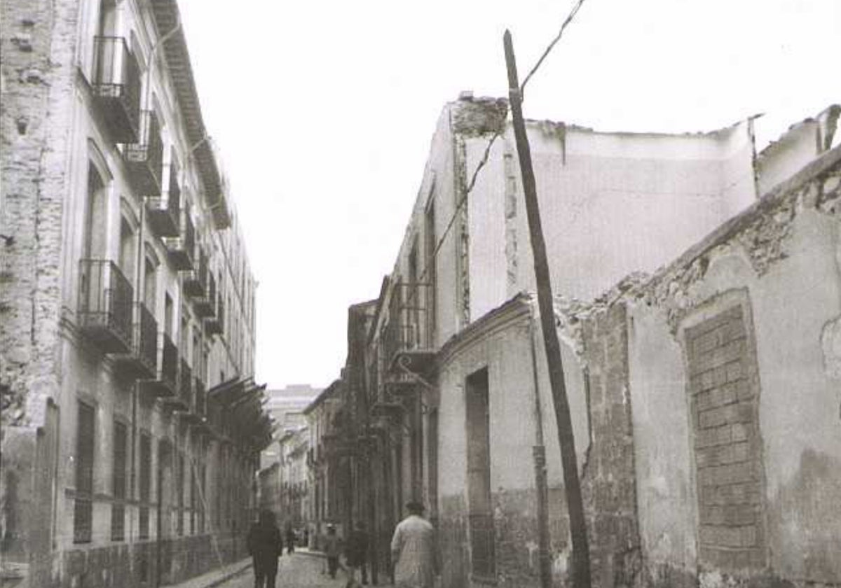 Fotografía antigua de la calle Torrecilla, donde tuvo su última consulta José Pedrero Vallés.