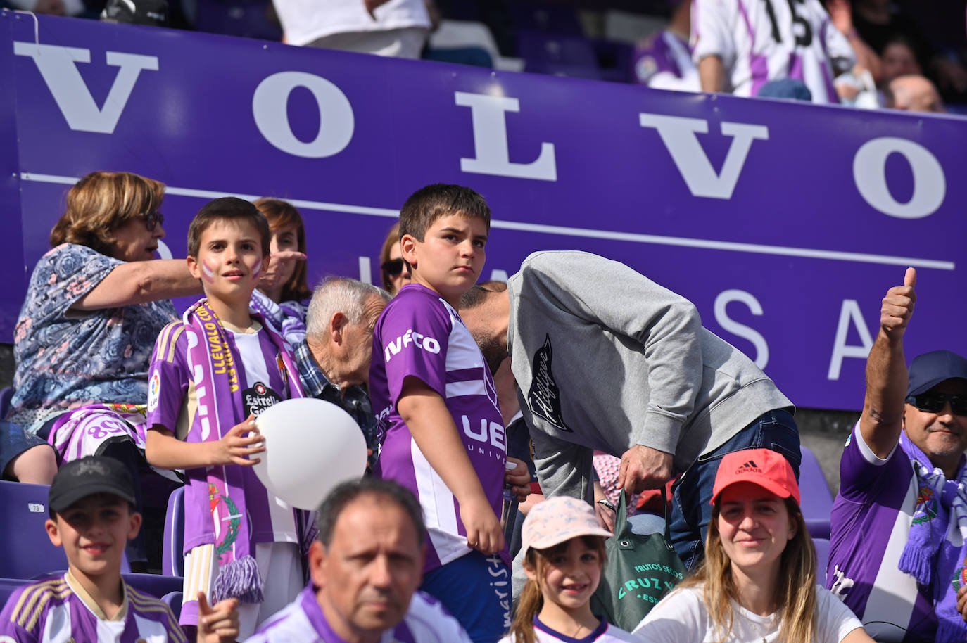 Búscate en la grada del Real Valladolid-Villarreal B (3/4)