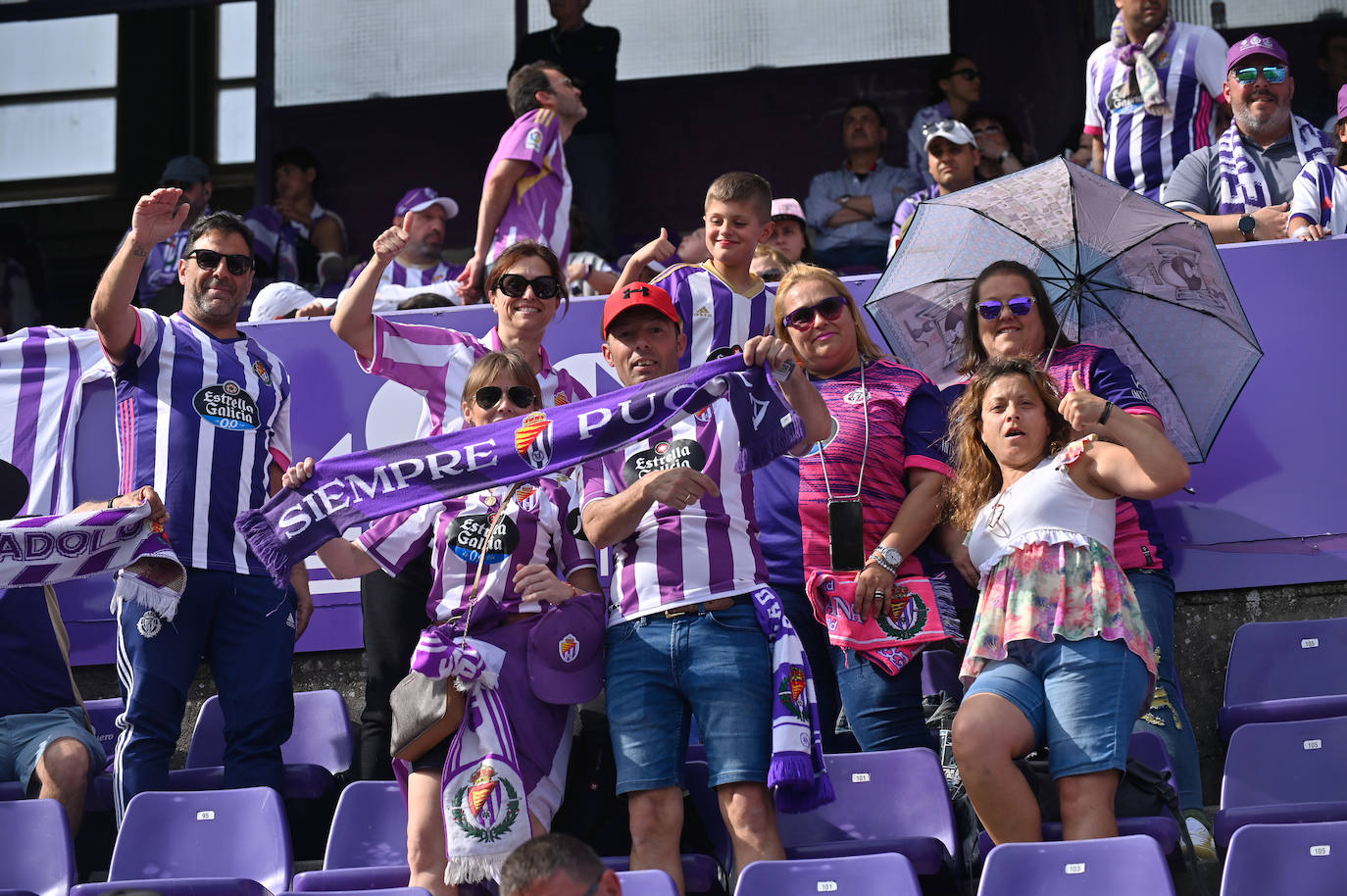 Búscate en la grada del Real Valladolid-Villarreal B (3/4)