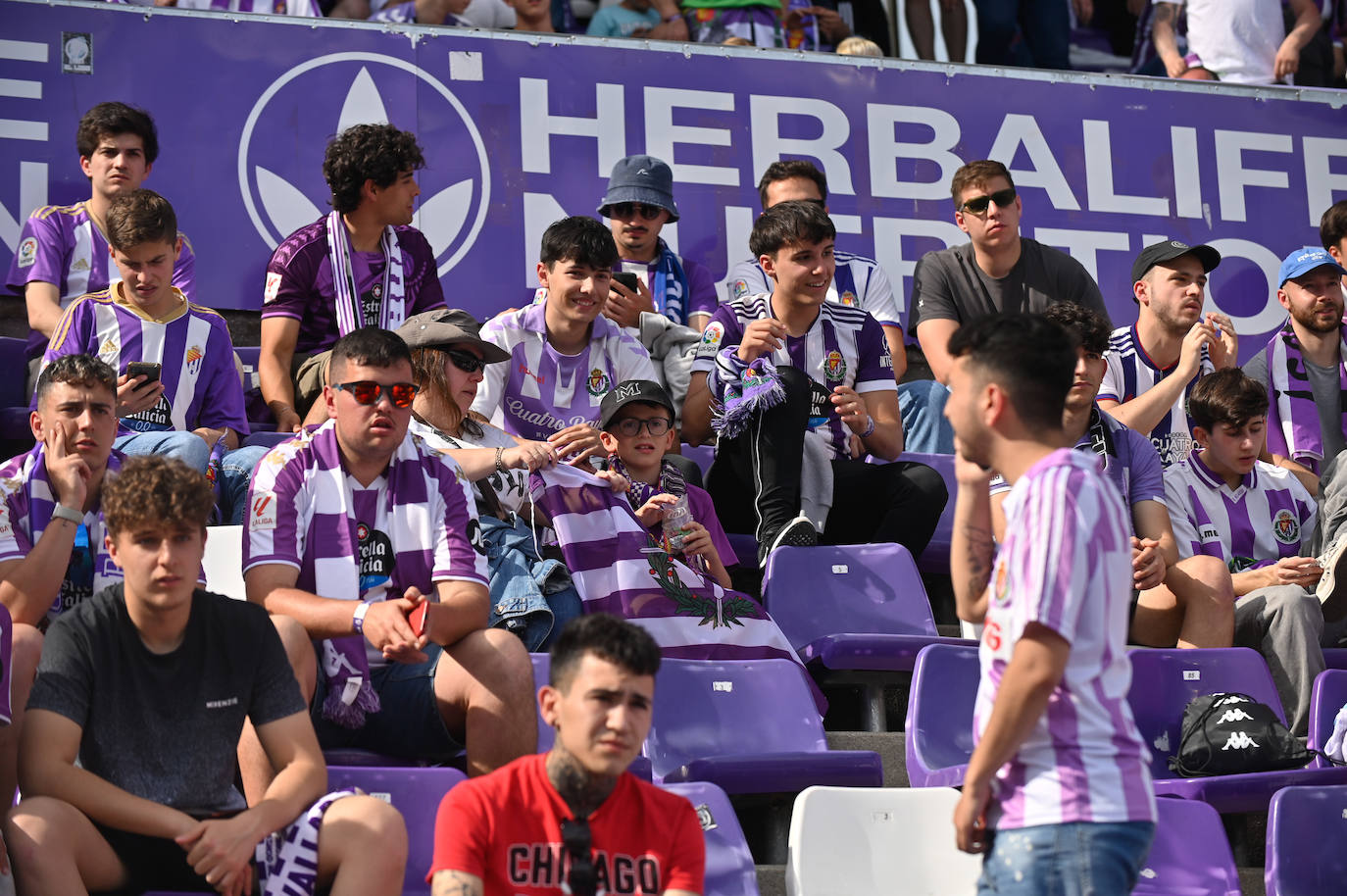 Búscate en la grada del Real Valladolid-Villarreal B (3/4)