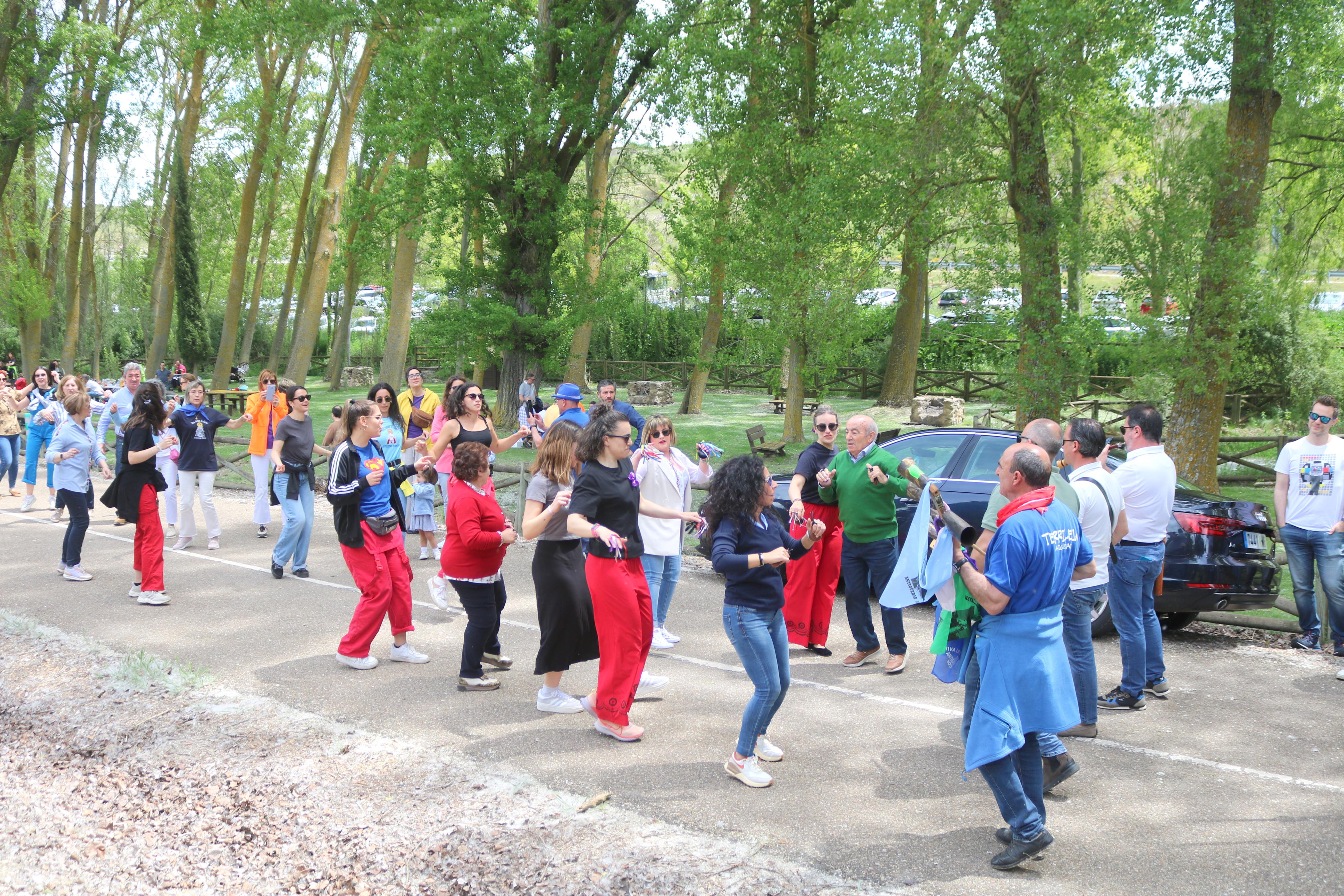 Antigüedad danza en honor a la Virgen de Garón