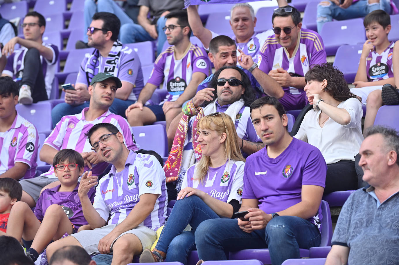 Búscate en la grada del Real Valladolid-Villarreal B (1/4)