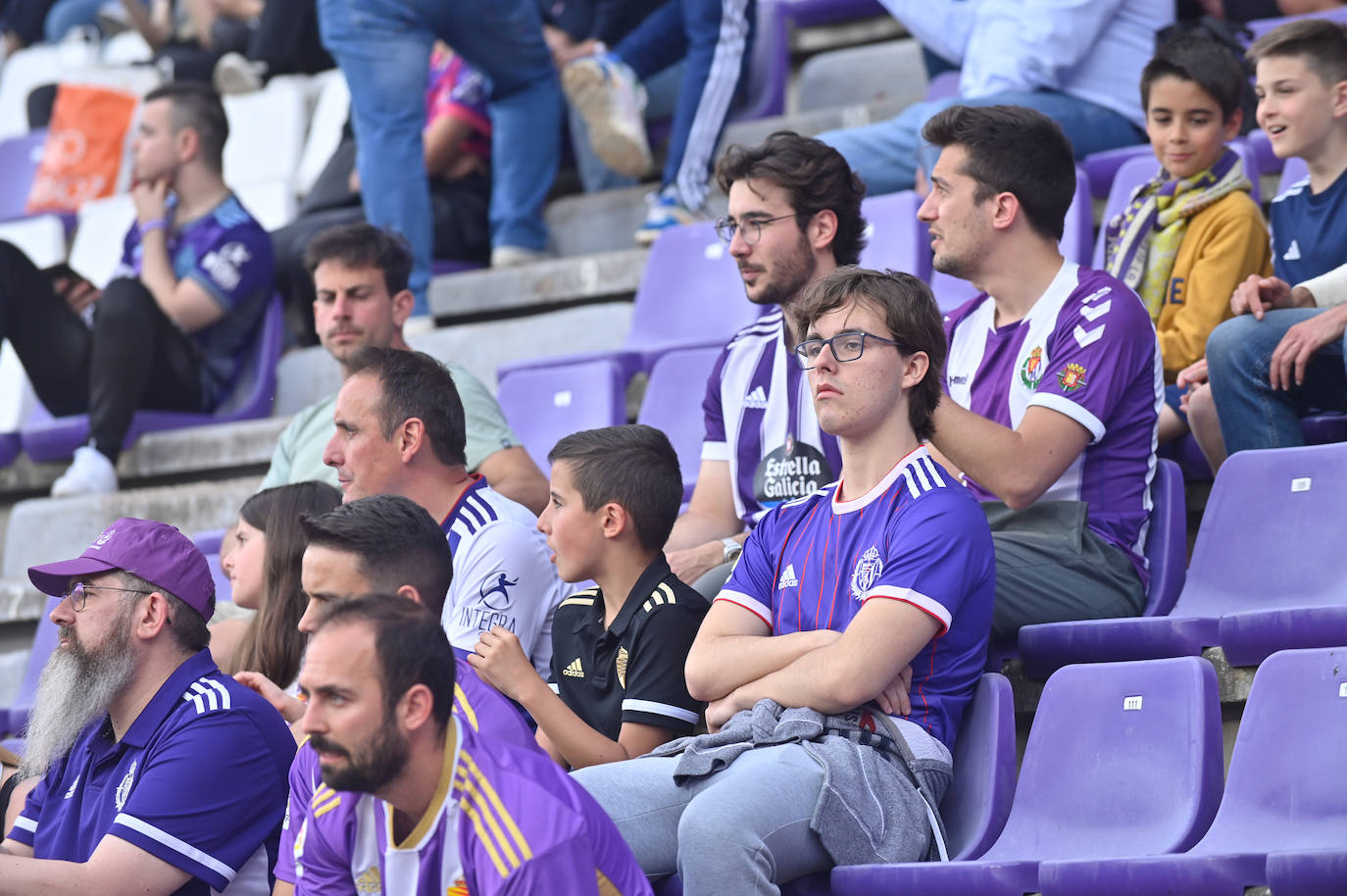 Búscate en la grada del Real Valladolid-Villarreal B (1/4)