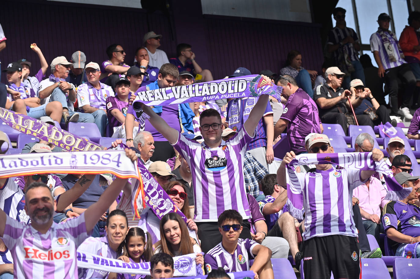 Búscate en la grada del Real Valladolid-Villarreal B (4/4)