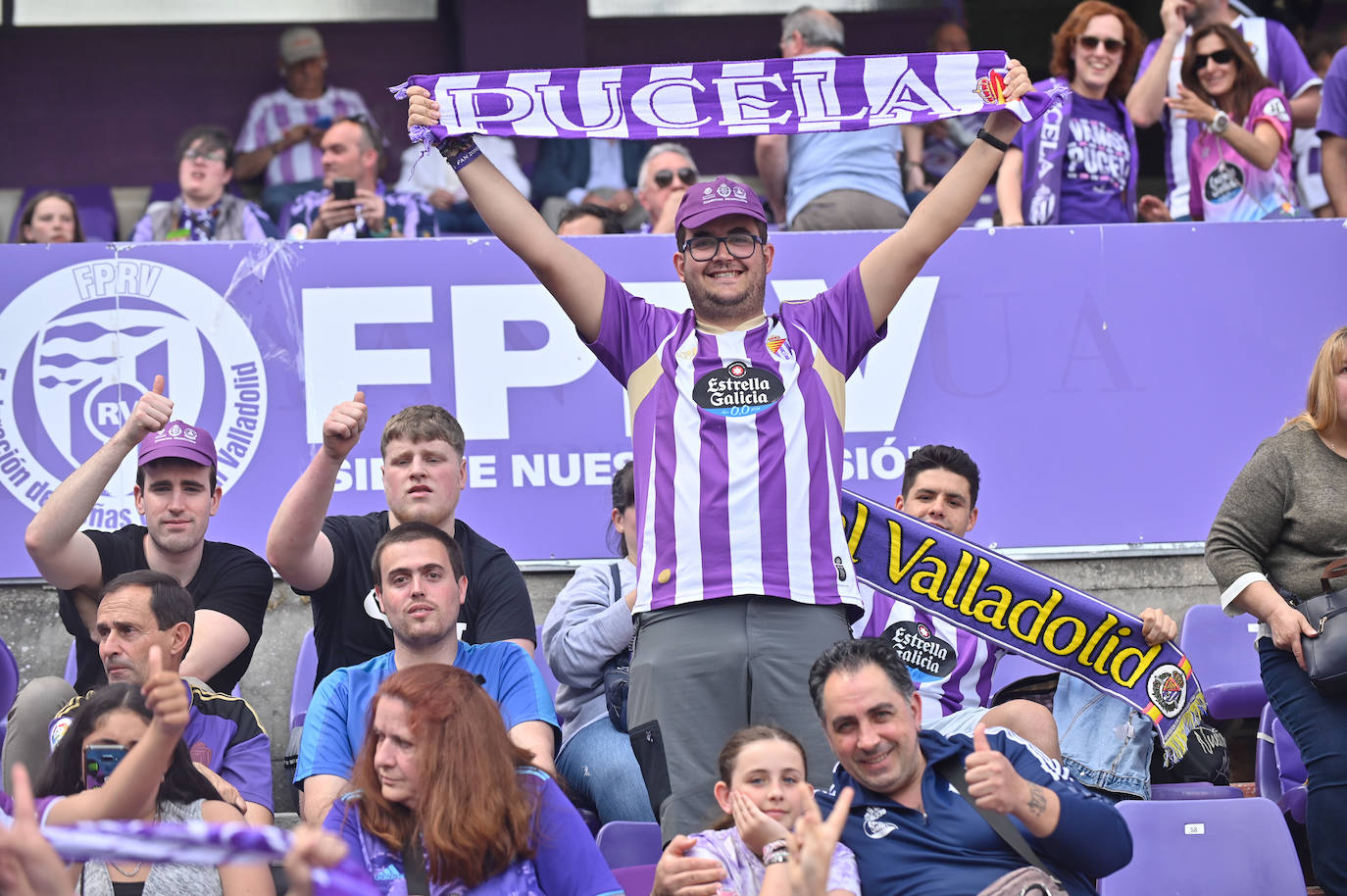 Búscate en la grada del Real Valladolid-Villarreal B (2/4)