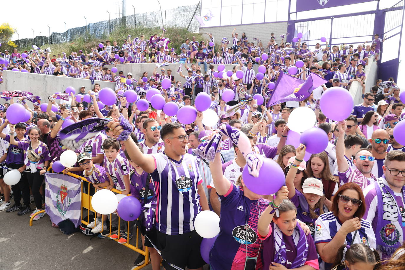 Las fotografías del espectacular recibimiento al Pucela