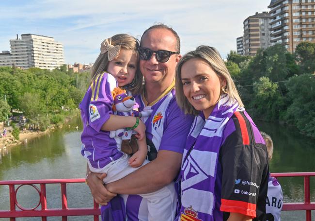 Chuchi Yuste, Manuela y Rebe.