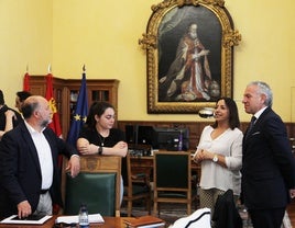 El delegado del Gobierno, con la presidenta de la Diputación y el diputado Urbano Alonso.