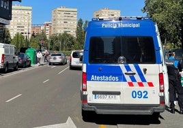 El equipo de Atestados durante un control de alcoholemia.