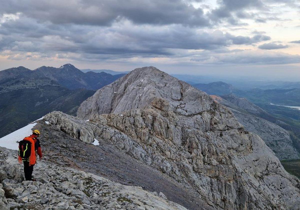 Rescate de un montañero desaparecido en el pico Espigüete.