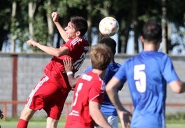 Partido entre el Turégano y el Unami esta temporada en la Regional de Aficionados.