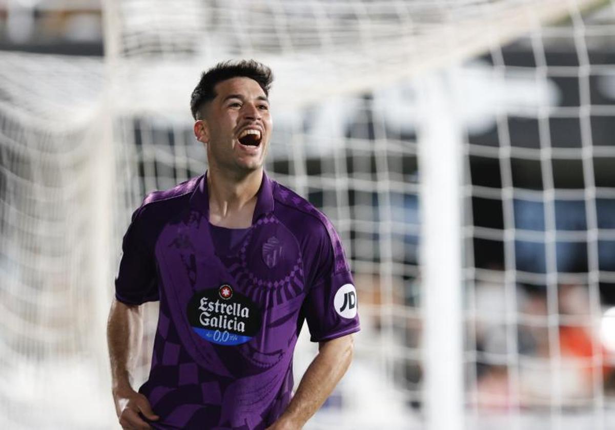 Víctor Meseguer, tras el gol que marcó al Cartagena en la jornada34