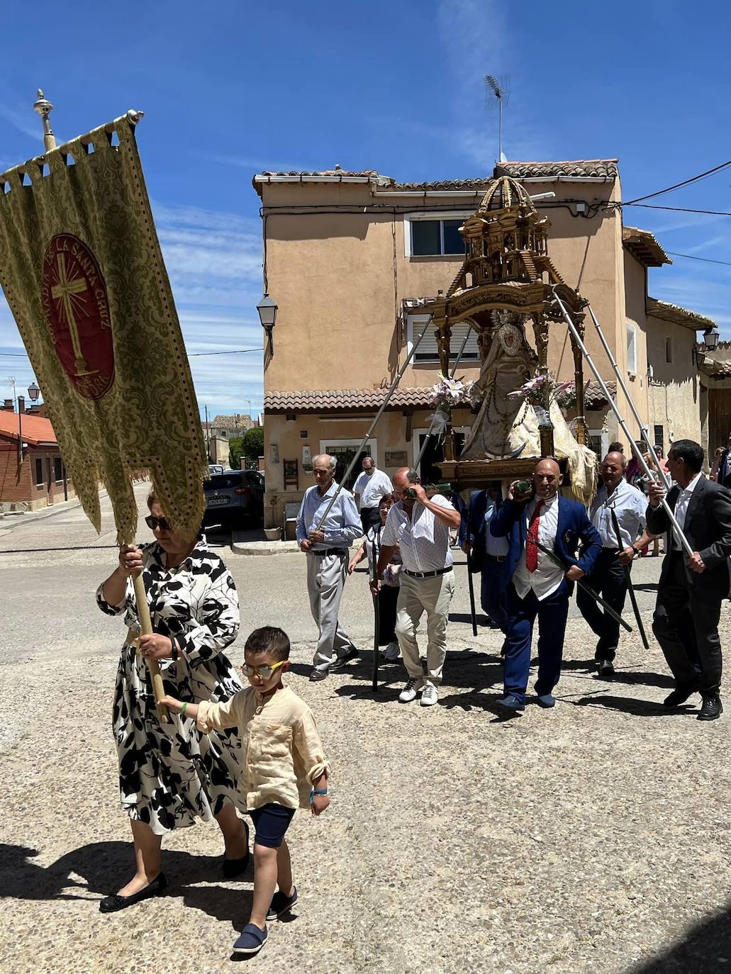 Las imágenes de la procesión del Corpus Christi en Tiedra