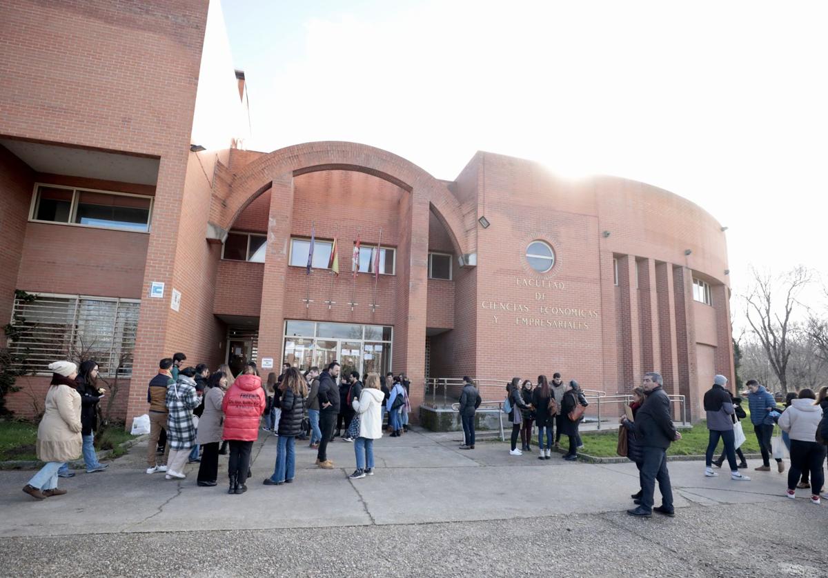 Oposiciones anteriores en la Facultad de Económicas de Valladolid.