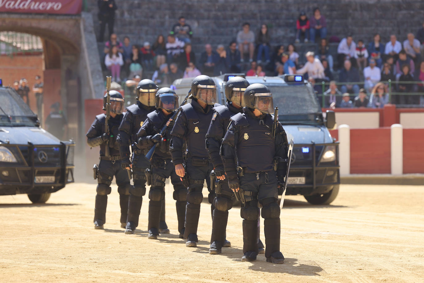 Las imágenes de la celebración de los 200 años de La Policía Nacional en Valladolid