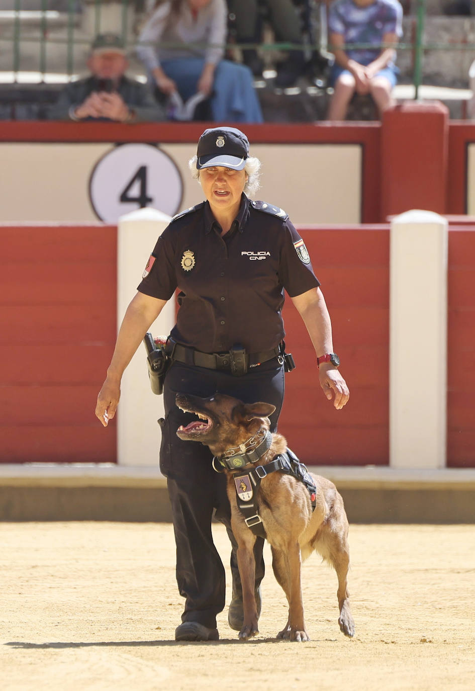 Las imágenes de la celebración de los 200 años de La Policía Nacional en Valladolid