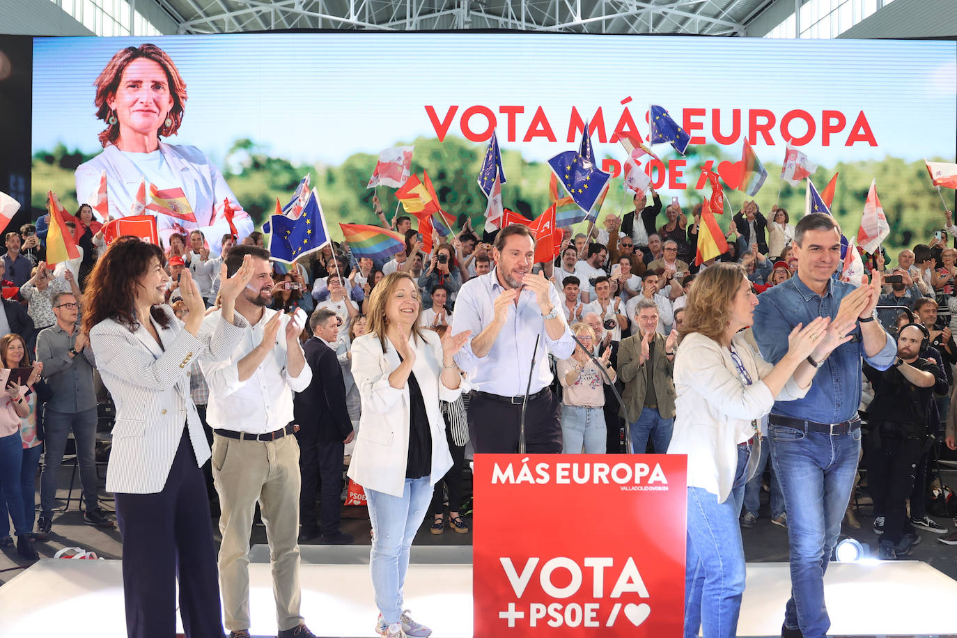 Pedro Sánchez y Óscar Puente en un acto de campaña en Valladolid