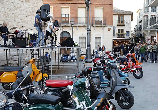 Concierto en directo en el centro de la localidad.