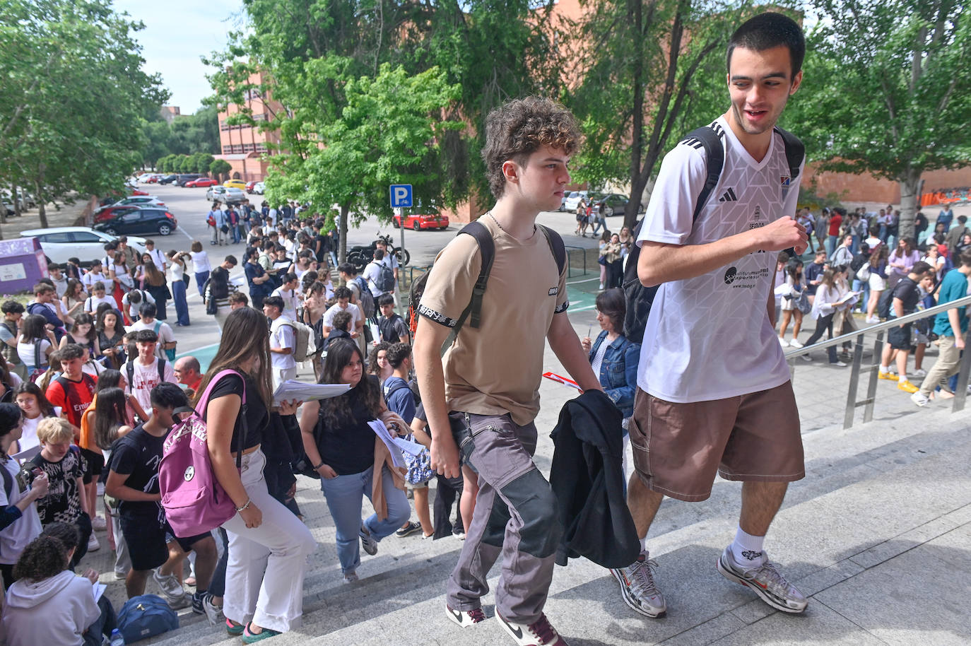 Las imágenes del primer día de la EBAU 2024 en Valladolid