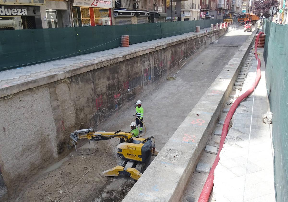 Imagen principal - Trabajos de ampliación del túnel de Labradores.