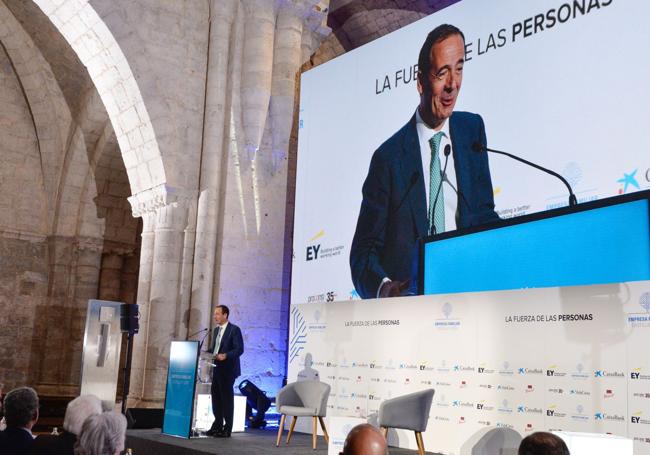 El consejero delegado de CaixaBank, Gonzalo Gortázar, durante su intervención.