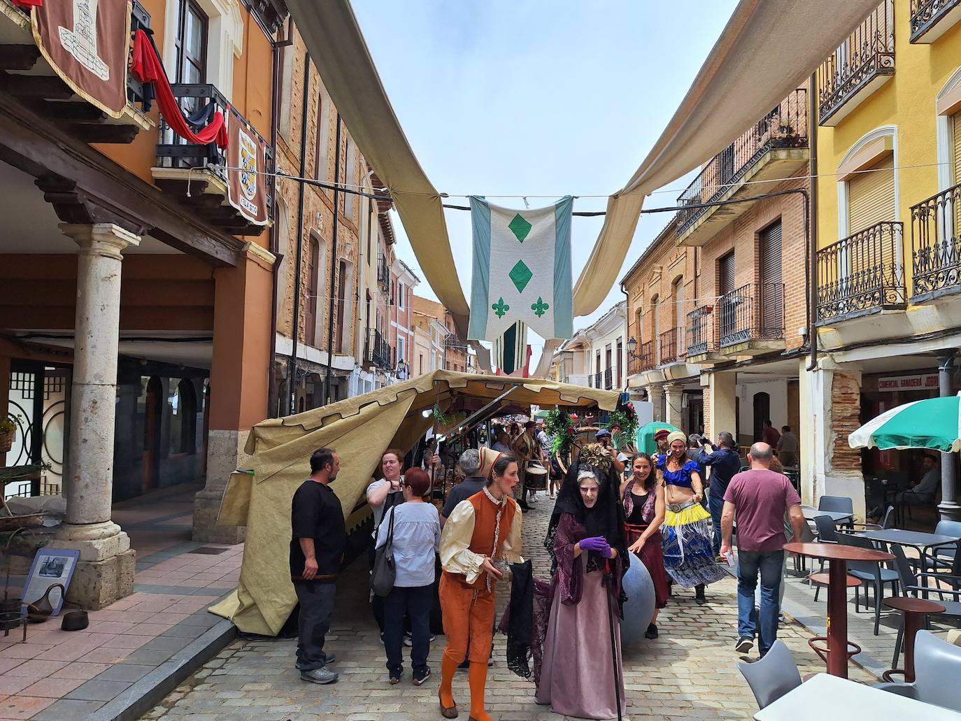 El Mercado Comarcal y Feria Agroalimentaria de Villalón, en imágenes