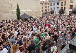 No cabe un alfiler en Palencia, solo la multitud musical