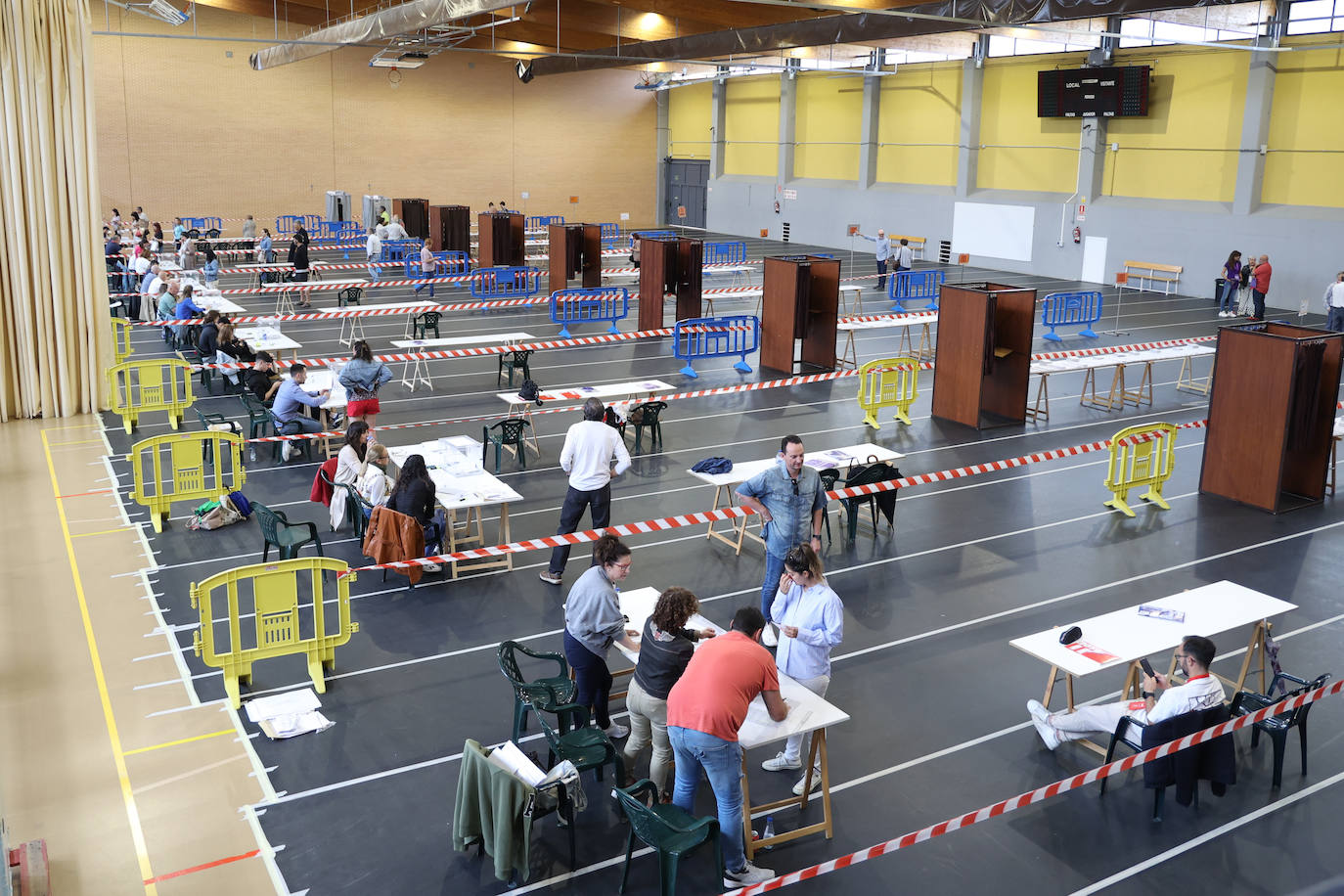 Jornada electoral en la Cistérniga, Valladolid. 