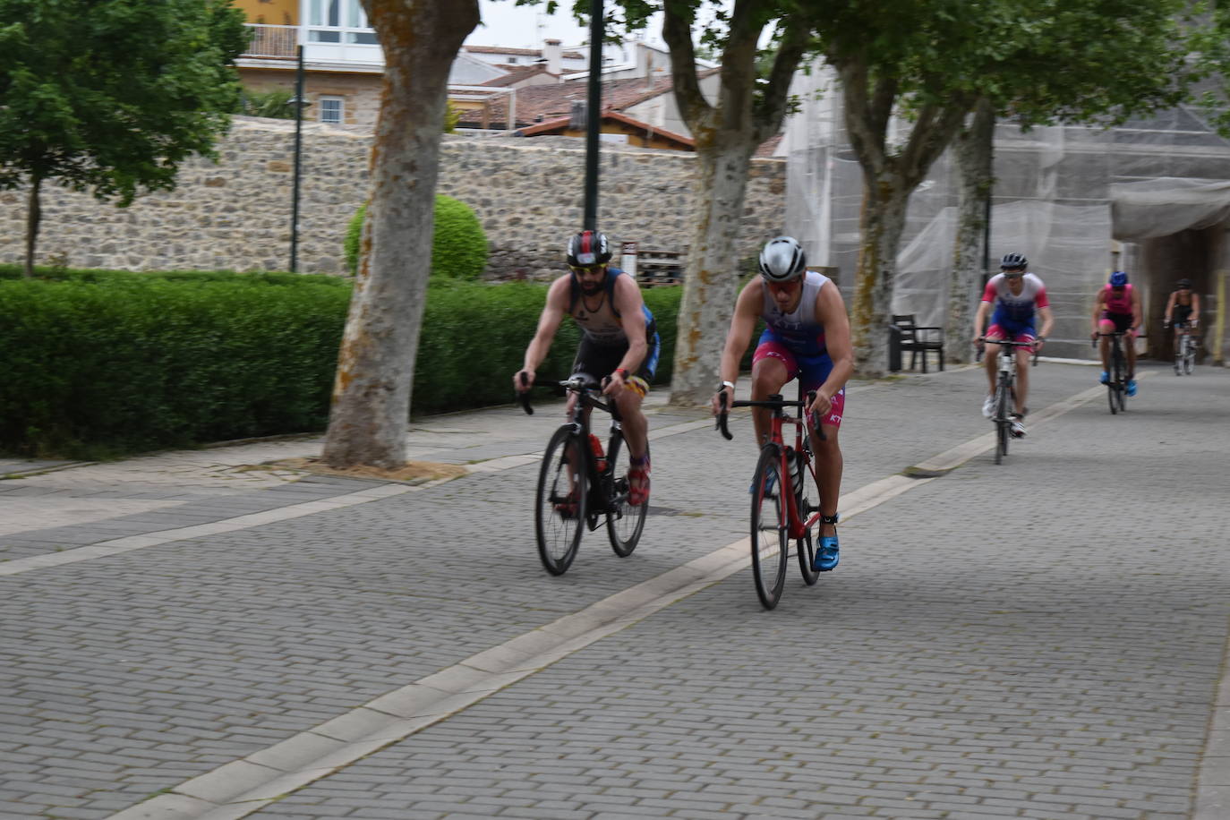 El VIII Triatlón Sprint de Aguilar, marcado por la lluvia