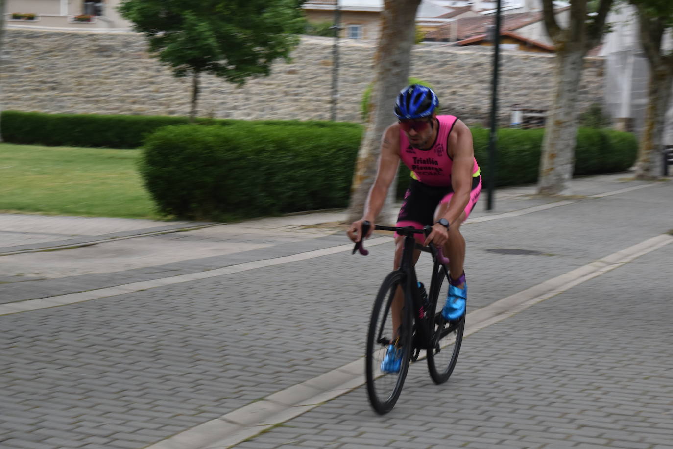 El VIII Triatlón Sprint de Aguilar, marcado por la lluvia