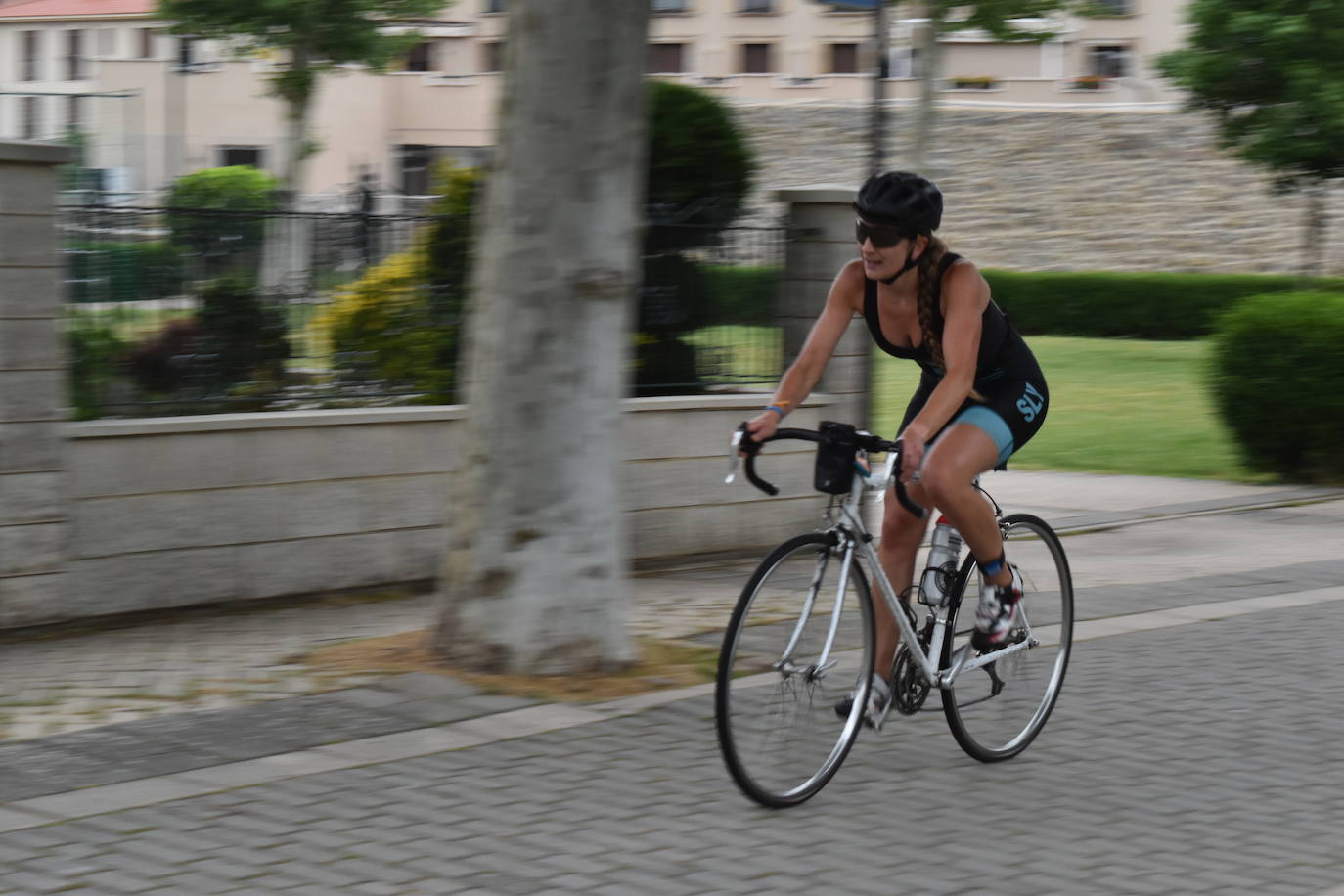 El VIII Triatlón Sprint de Aguilar, marcado por la lluvia