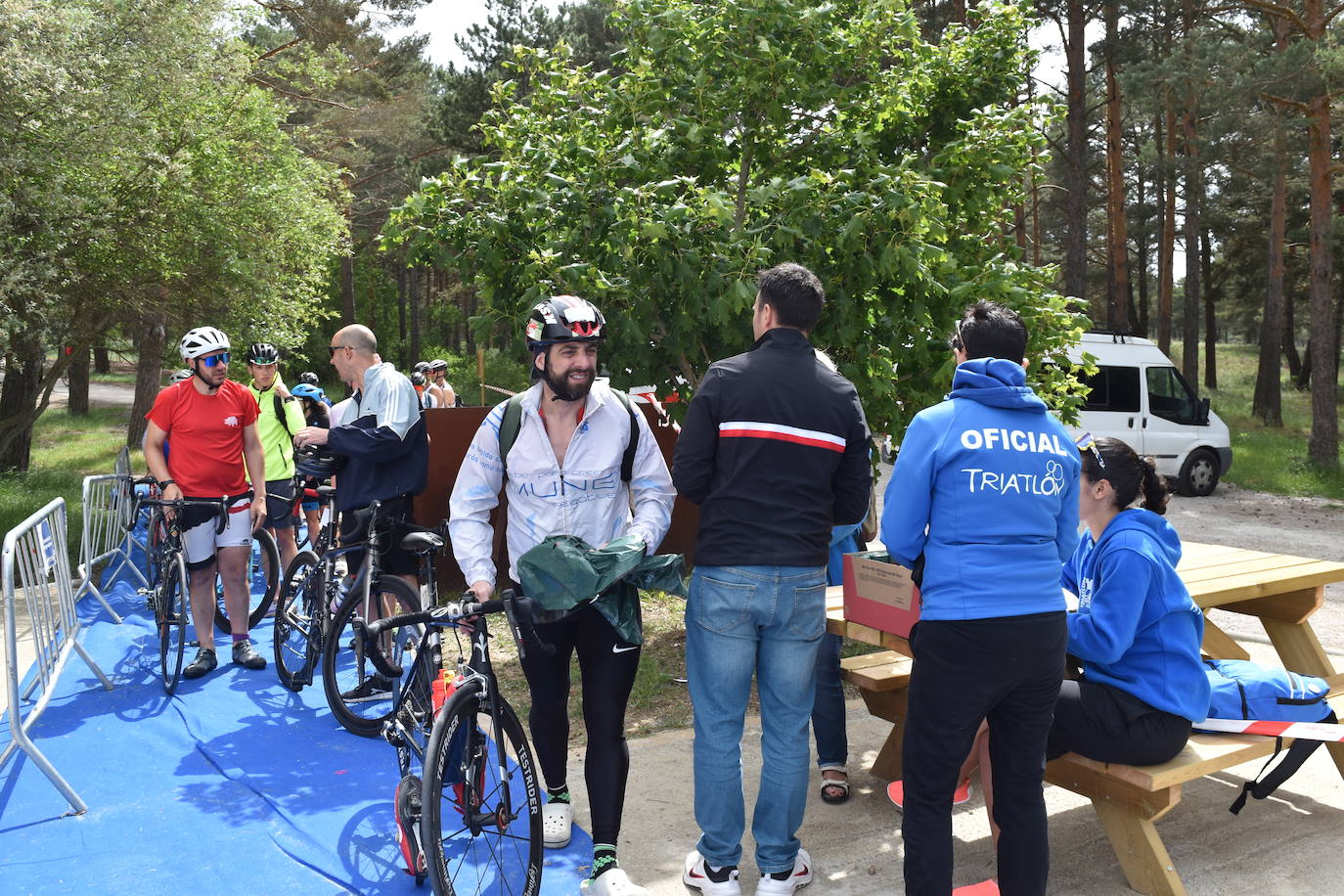 El VIII Triatlón Sprint de Aguilar, marcado por la lluvia