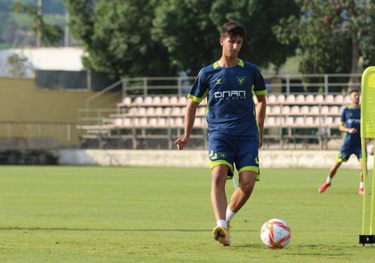 Ivorra,. durante un entrenamiento con el conjunto murciano.