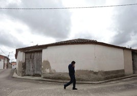 Imagen de archivo de una calle de Fuente-Olmedo.