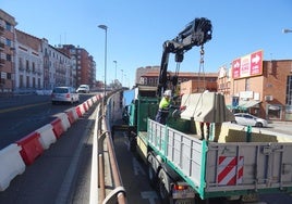 Obras en el viaducto de Arco de Ladrillo, este miércoles.