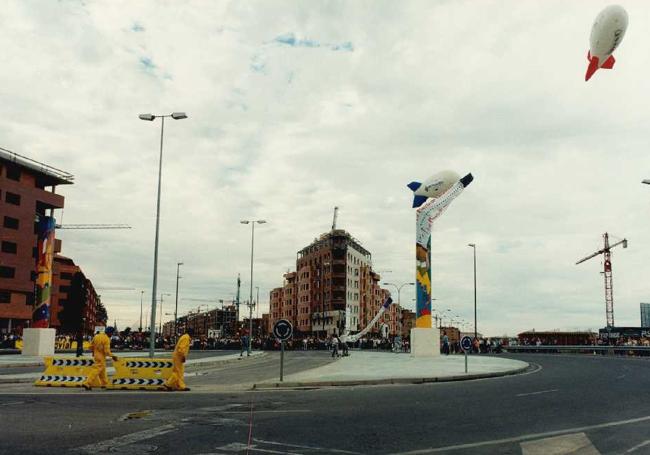 Los dos obeliscos del monumento Puertas de Valladolid.