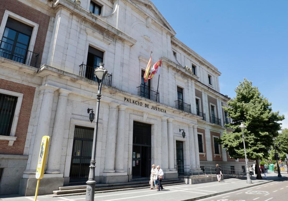 Exterior de la Audiencia Provincial de Valladolid.