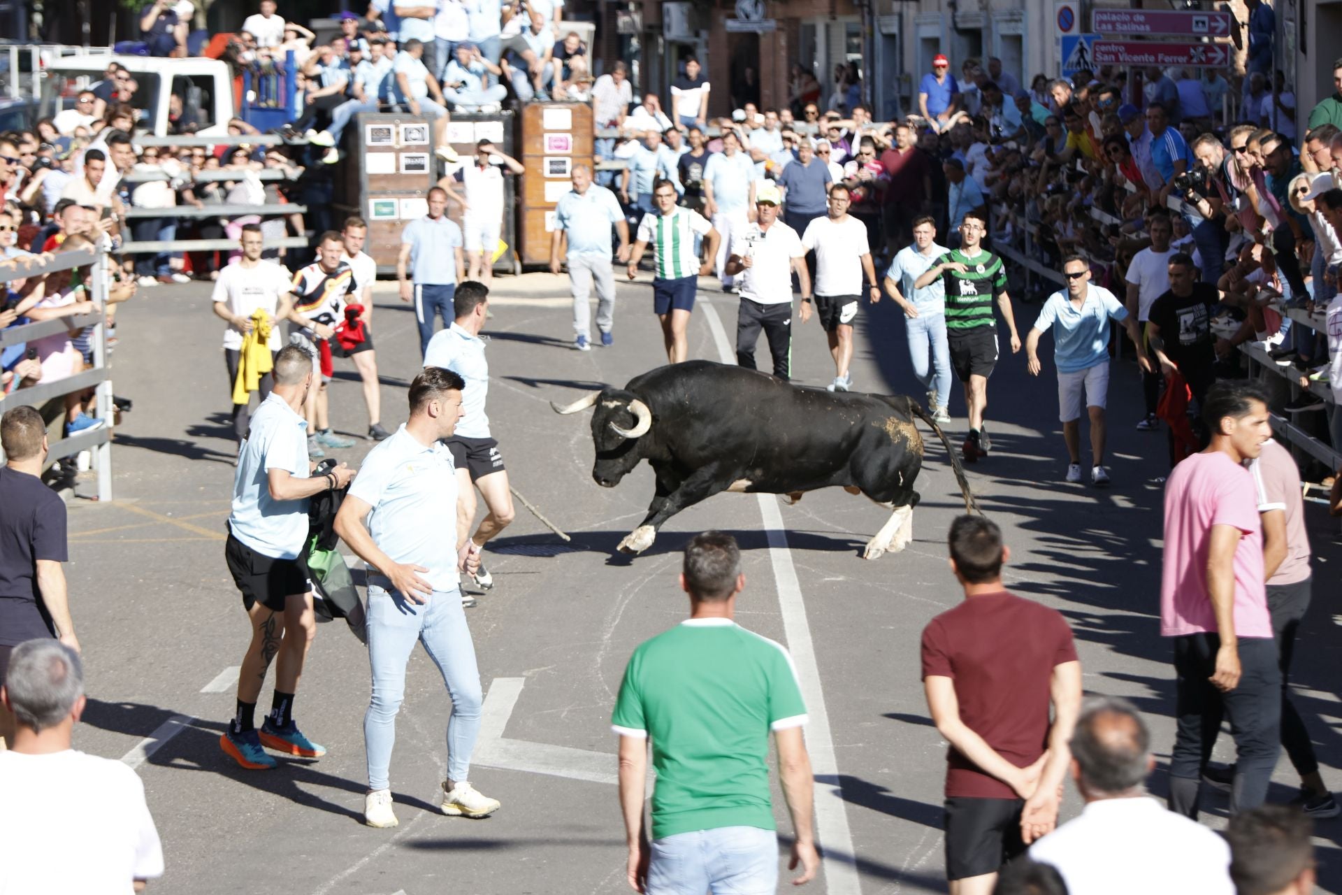 El álbum con los lances del Toro de la Feria de Medina del Campo