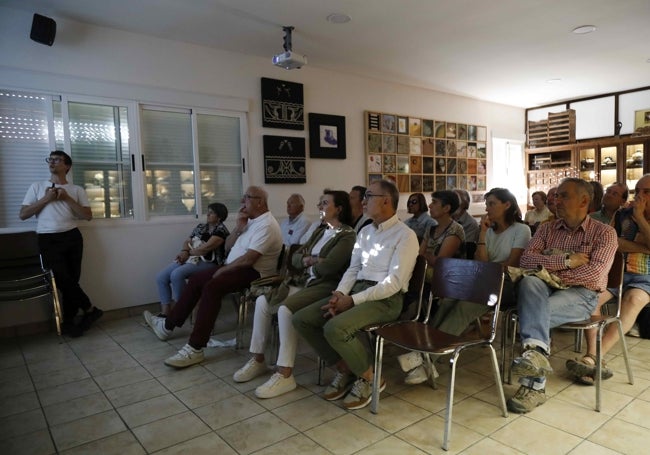 Asistentes al acto de presentación de la recreación 3D de Pintia en las instalaciones del Centro de Estudios Vacceos Federico Wattenberg, en Padilla de Duero.