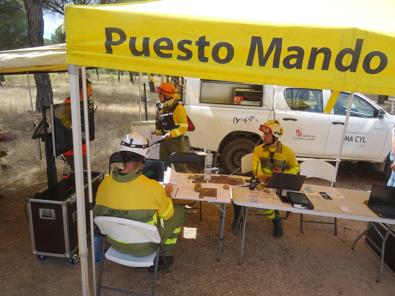 Las imágenes del simulacro de incendio forestal en el Pinar de Antequera