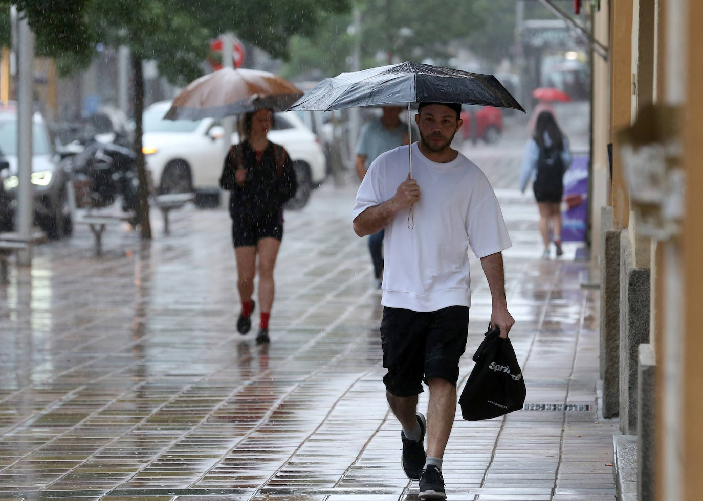 Una tormenta descarga más de 15 litros por metro cuadrado
