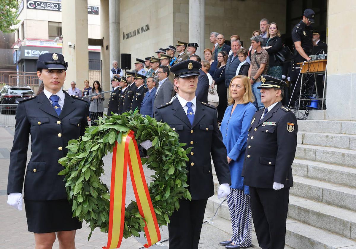 Fotografías del homenaje en Segovia a los policías víctimas del terrorismo