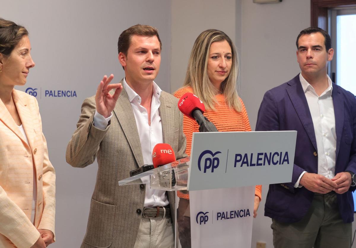 Los concejales del PP Raquel Martín, Víctor Torres, María Heredero y Sergio Abril.