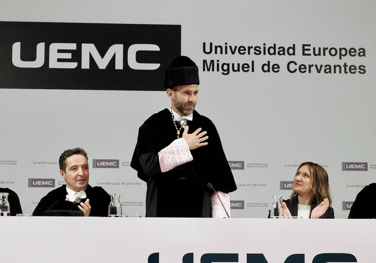 David García López, rector de la Universidad Europea Miguel de Cervantes, durante el acto de investidura.