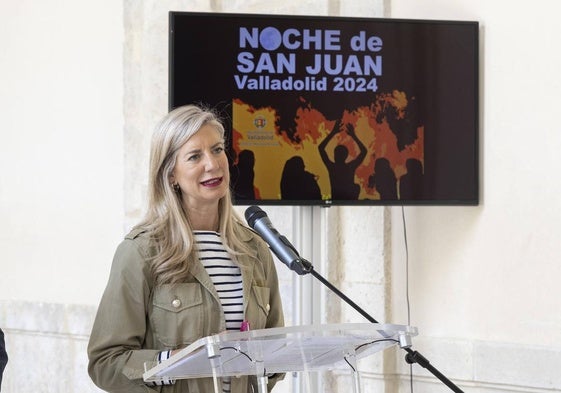 La concejala de Cultura, Irene Carvajal, durante la presentación del programa de San Juan.