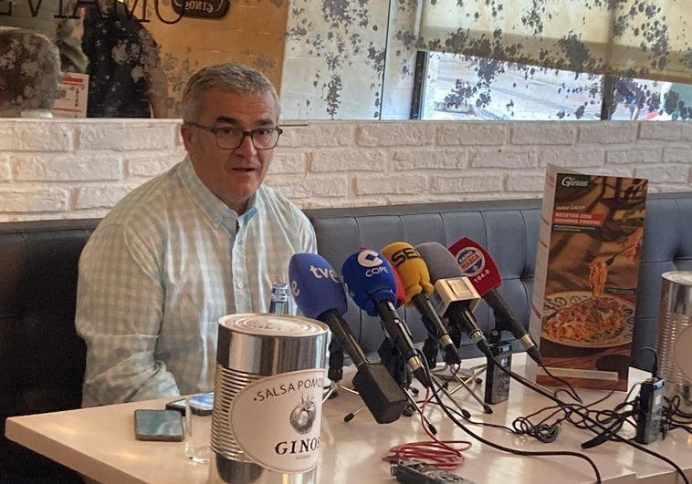 Paco García, durante la rueda de prensa de despedida.