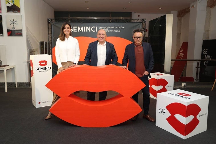 La concejala de Turismo Blanca Jiménez, el alcalde, Jesús Julio Carnero, y el director de Seminci, José Luis Cienfuegos.