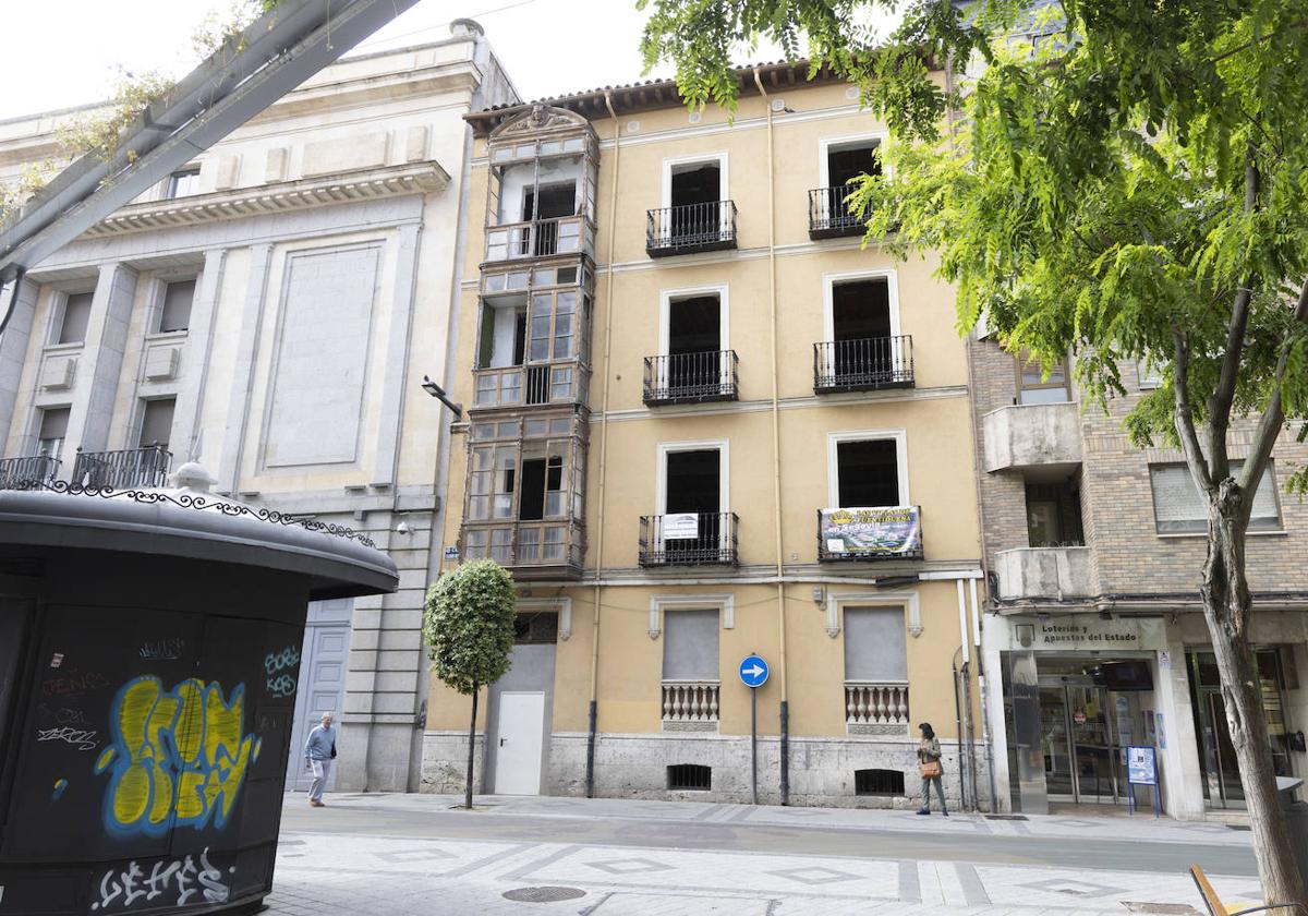 El empresario que compró el edificio de Platerías adquiere otro para pisos turísticos en Claudio Moyano